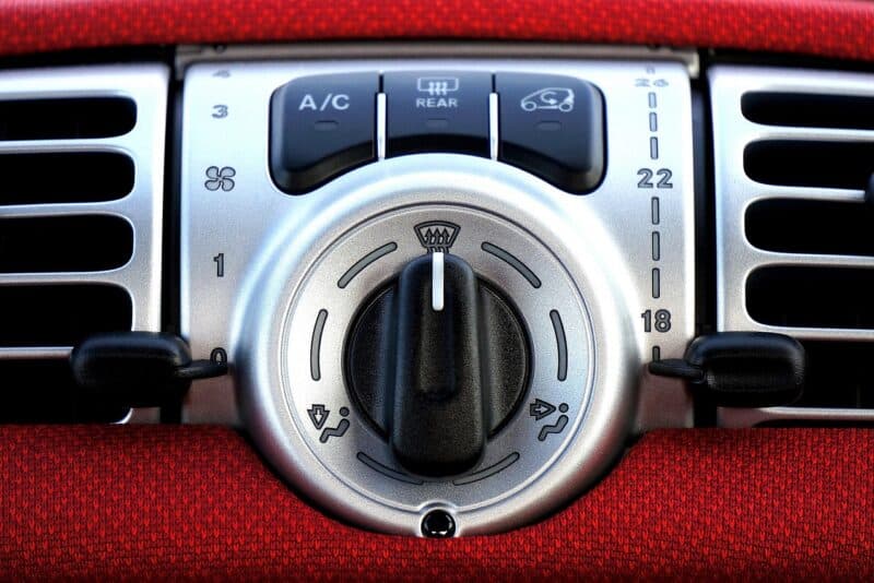 Ar-condicionado automotivo: por que ele perde eficiência e como resolver sem gastar muito