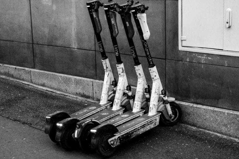 Patinetes elétricos nas cidades: regras, segurança e o que diz a legislação brasileira